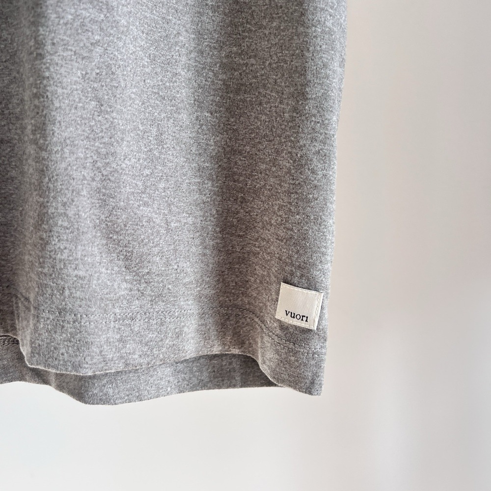 Vuori Shirt Womens Large Gray Energy Tee Performance Athletic Cropped - Picture 2 of 4